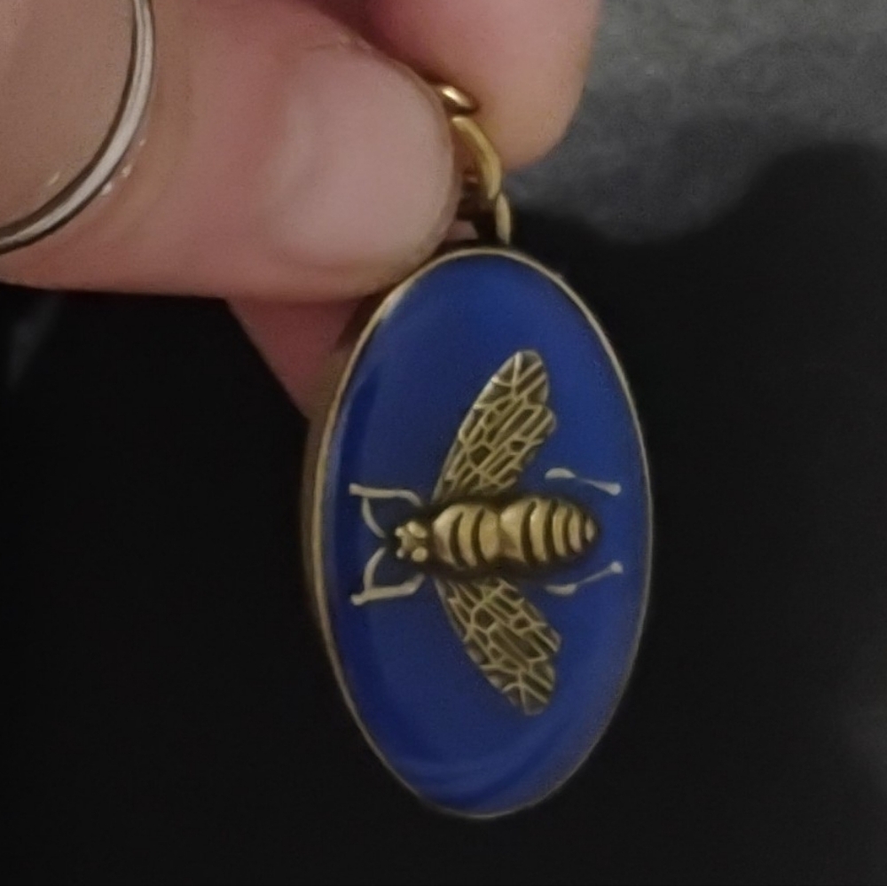 Gucci Upcycled Gold and Blue Bee Charm - Picture 3 of 3